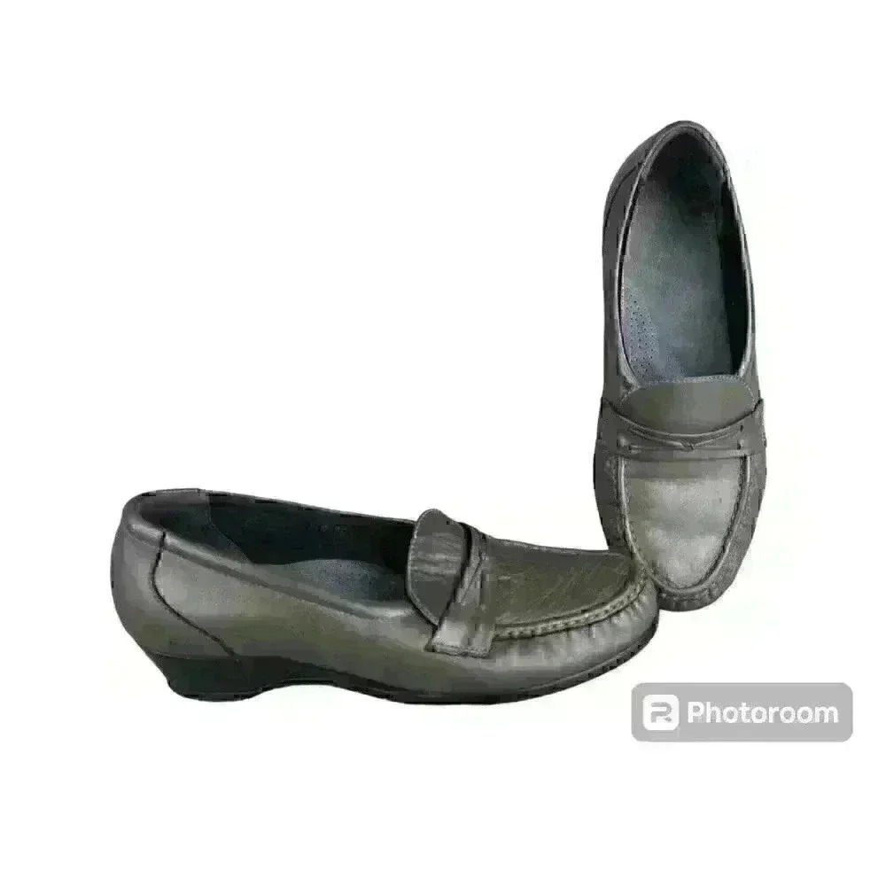 SAS loafer shoes Women's‎ size 9.5 N Silver Pewter Leather Comfort